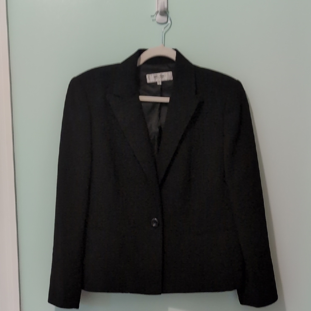 Jones Studio Elegant Black Blazer